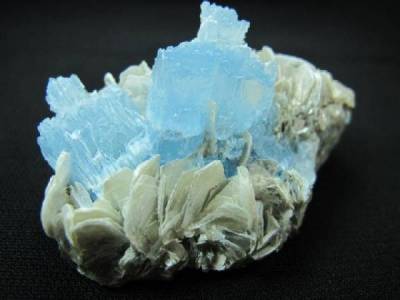 photo propriétés aigue-marine beryl bleu