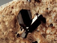 photo tourmaline buergerite