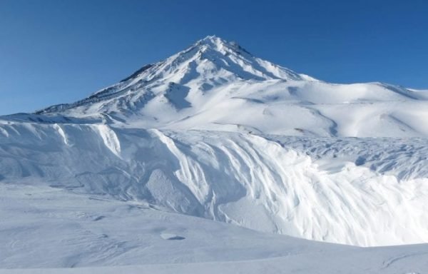 Volcan : un titan endormi en Russie pourrait bientôt se réveiller Volcan : un titan endormi en Russie pourrait bientôt se réveiller